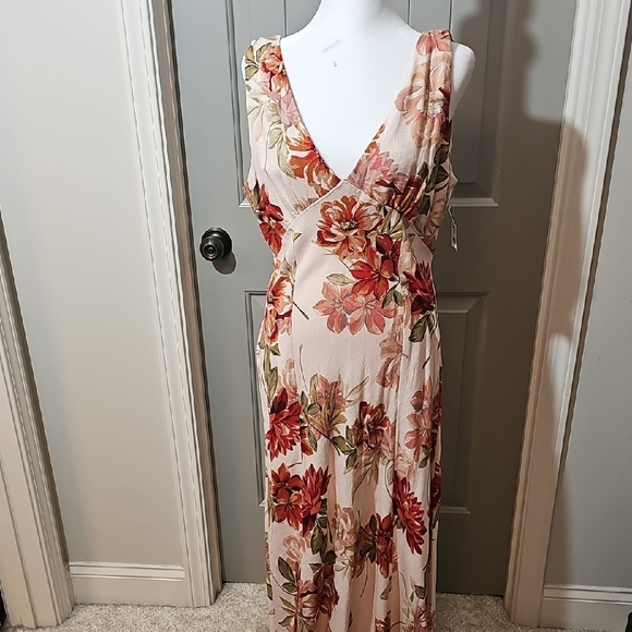 Floral Sleeveless Maxi Dress - Picture 1 of 11